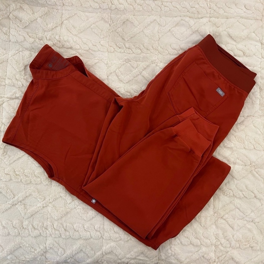 Figs Scrub SET - Terracotta (Zamora Joggers L + Rafaela Top M)